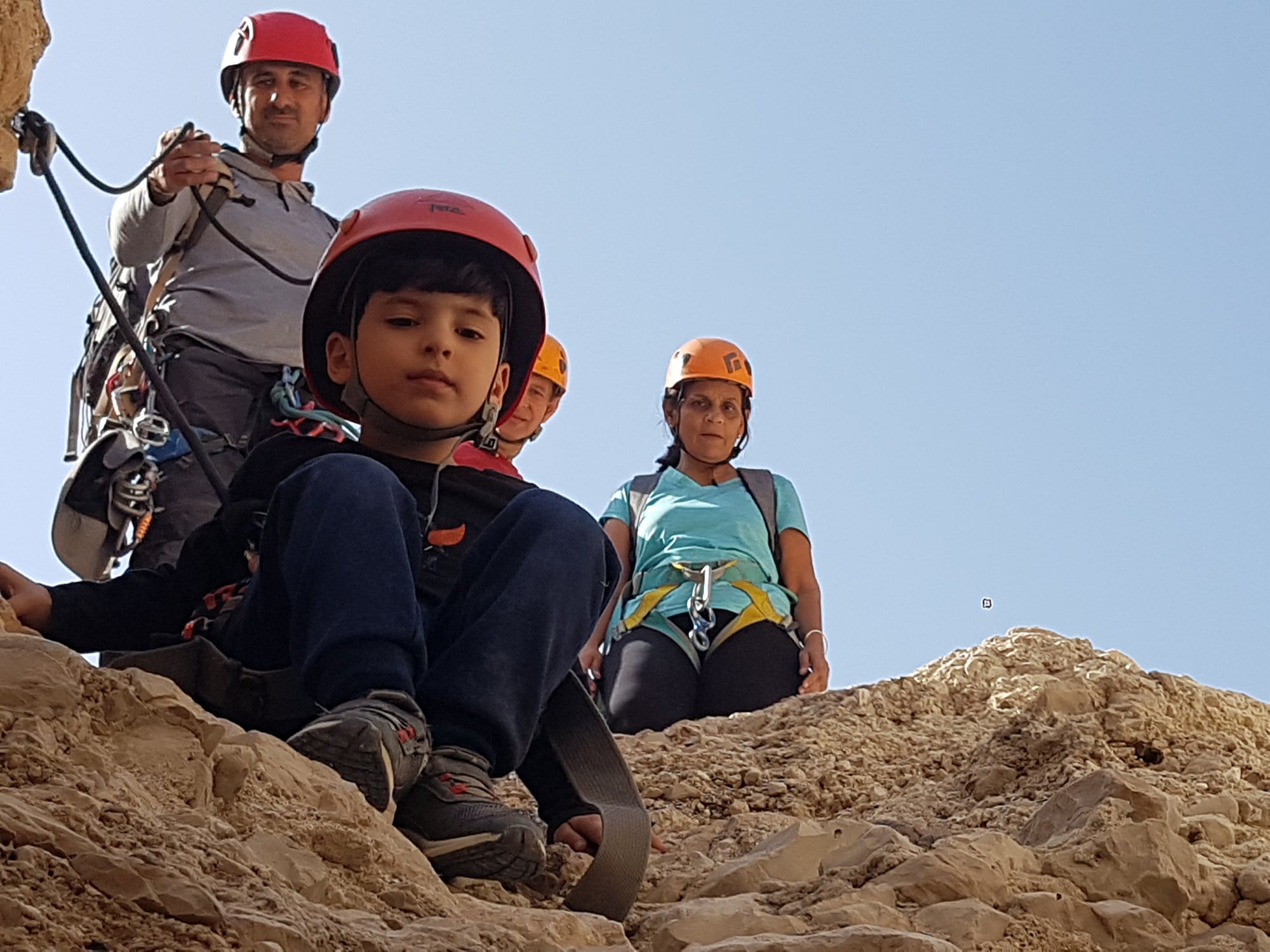 סנפלינג בנחל טור תחתון: בילוי משפחתי בלב המדבר