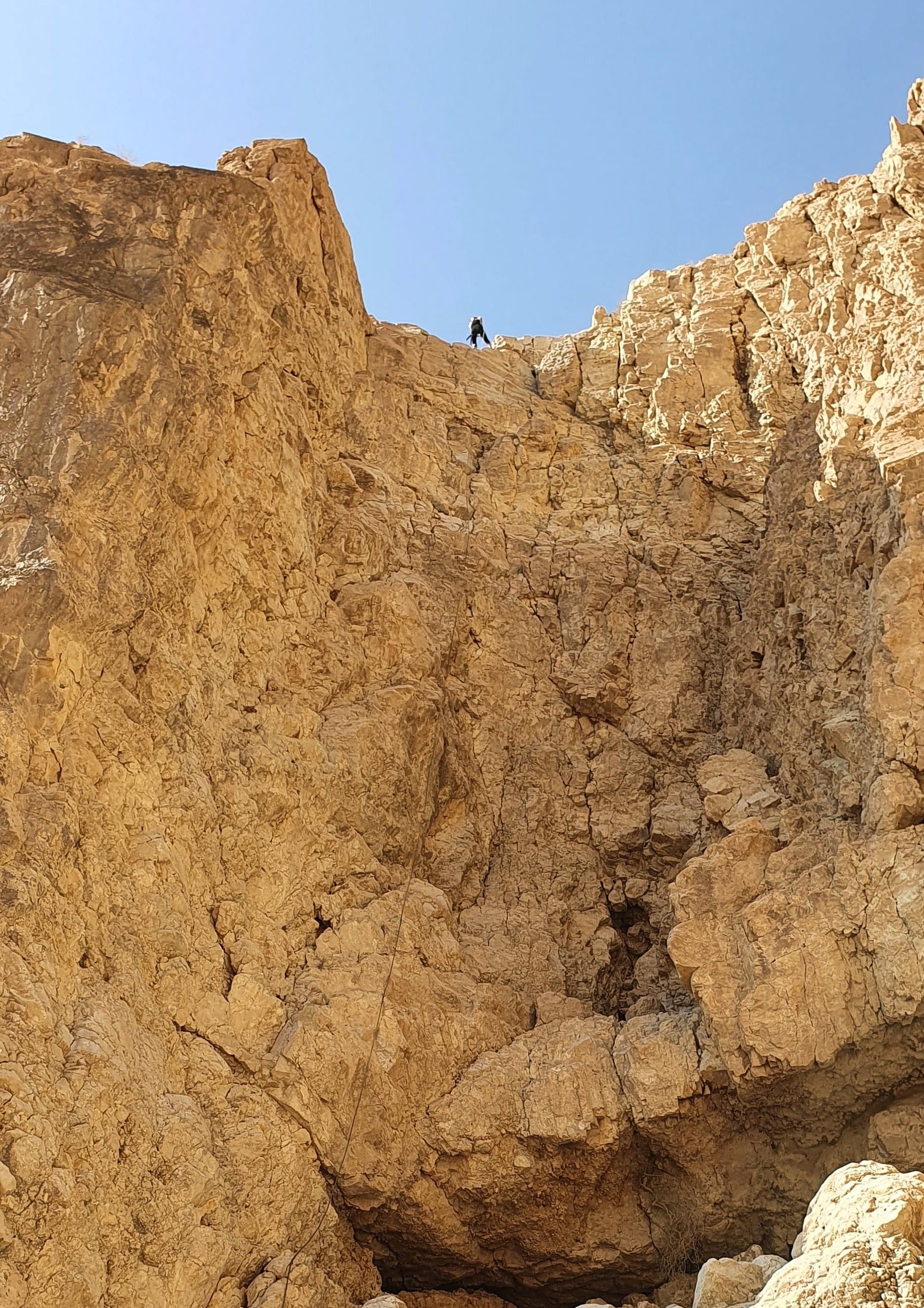 הרפתקאות סנפלינג בנחל טור עליון: לעלות לגבהים ולגלוש מפלים