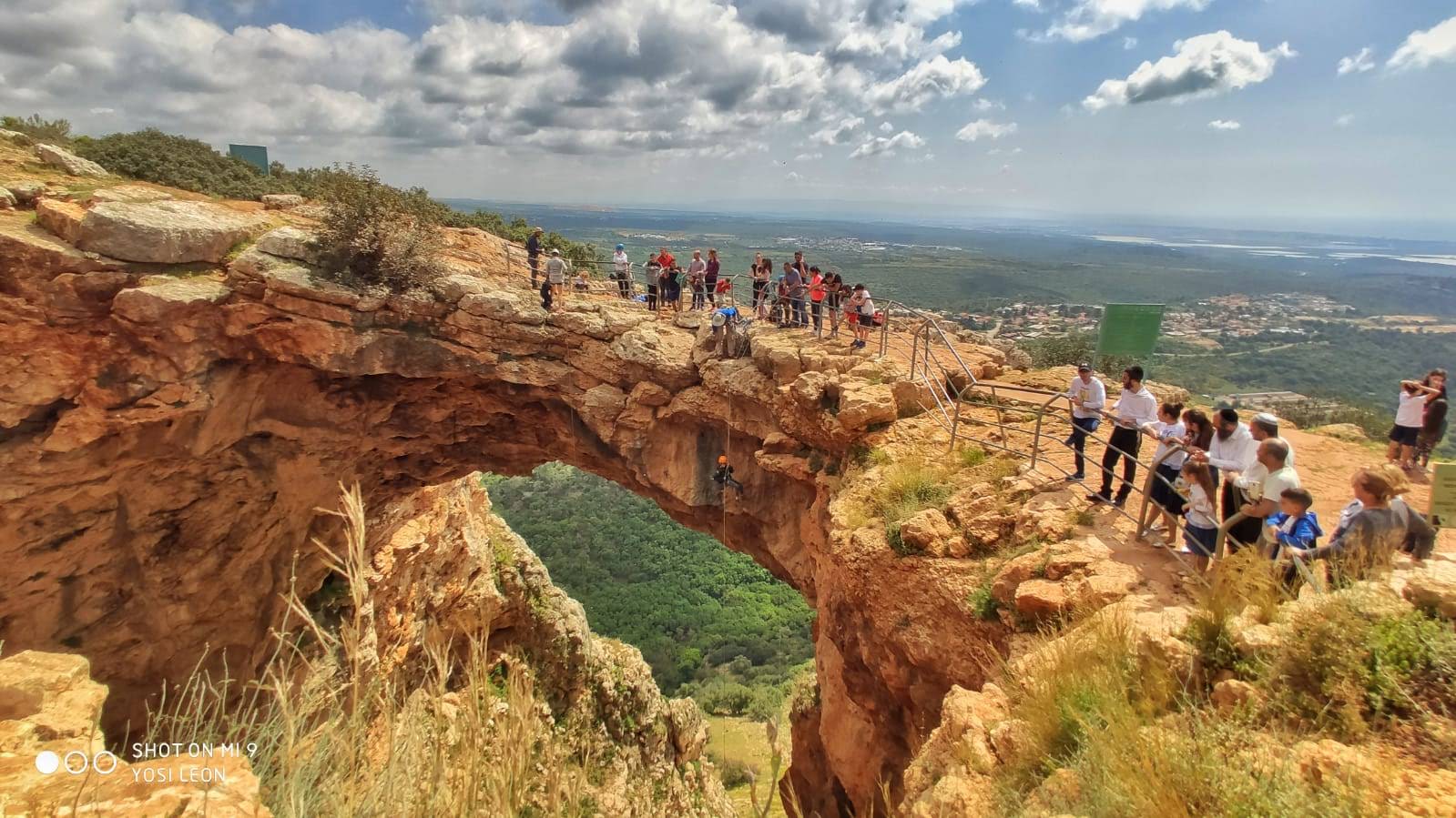 הרפתקת סנפלינג במערת קשת: ריחוף בנוף שמיים