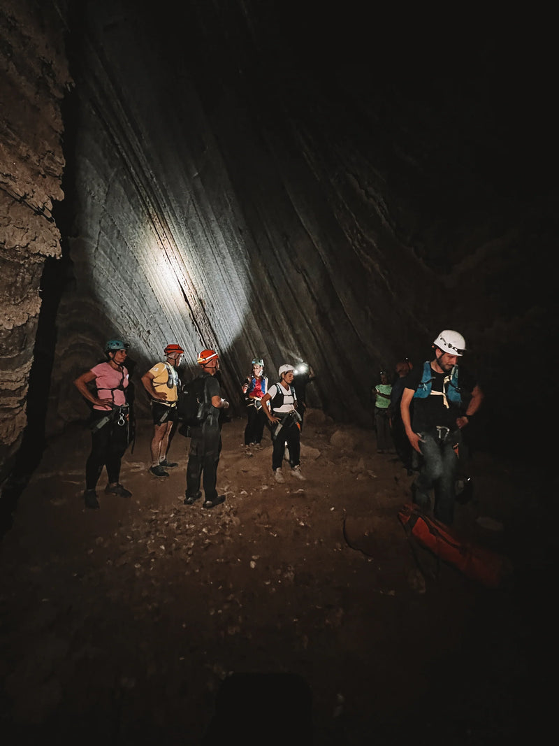 סנפלינג במערת הקולונל: הרפתקה בממלכת המלח