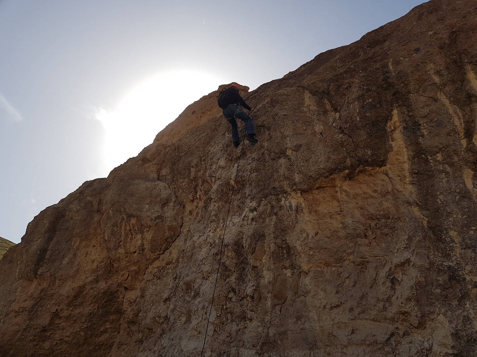 Rappelling in Nahal Tor Tathon: family fun in the heart of the desert