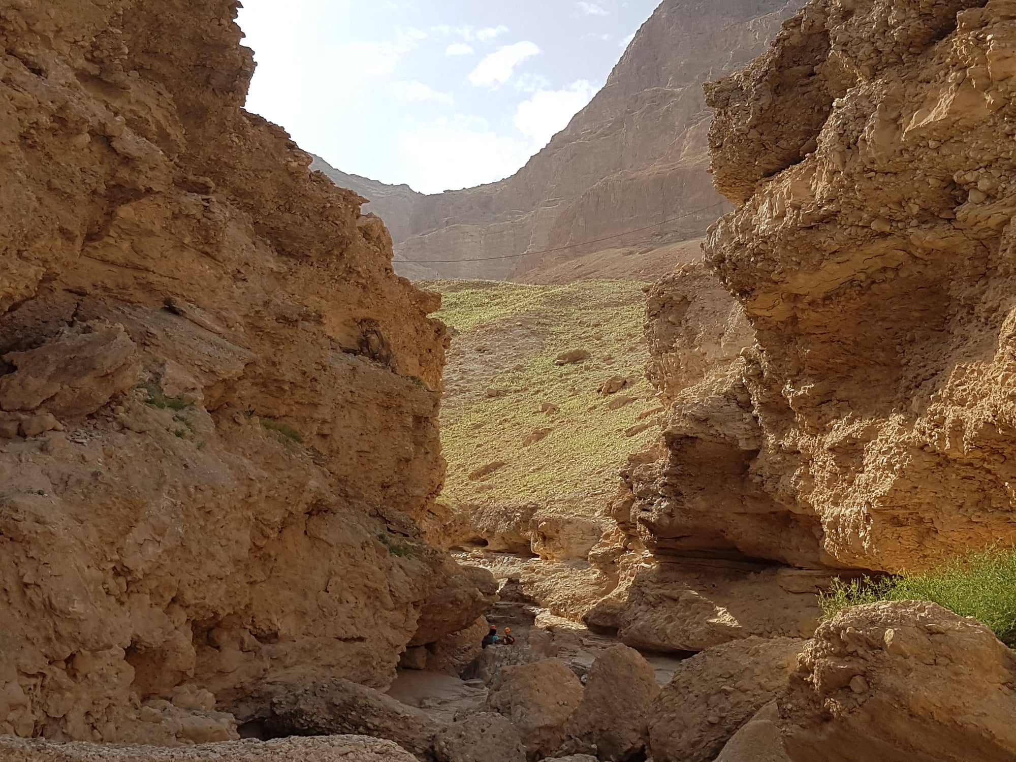 סנפלינג בנחל טור תחתון: בילוי משפחתי בלב המדבר