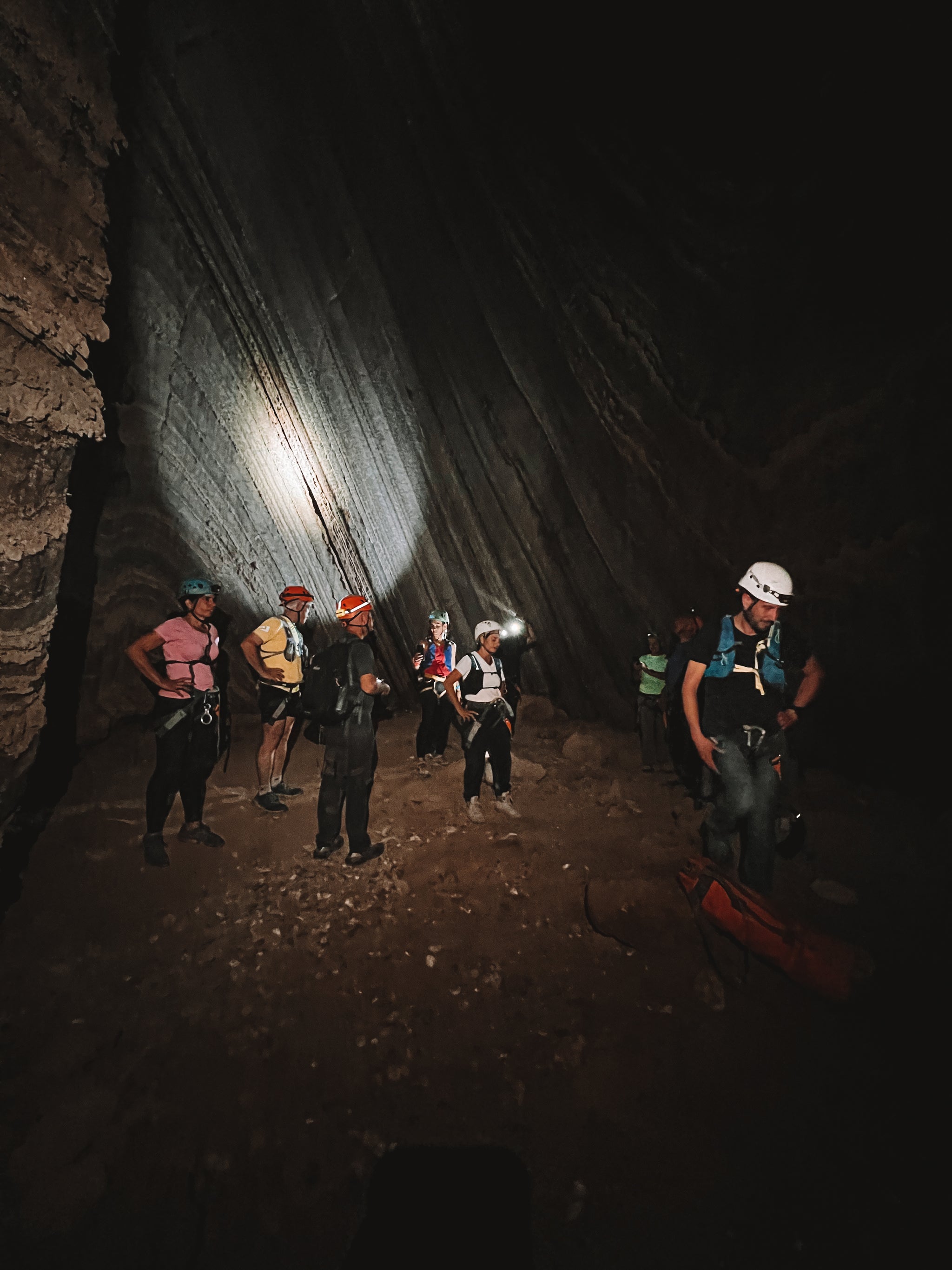 סנפלינג במערת הקולונל: הרפתקה במערת מלח